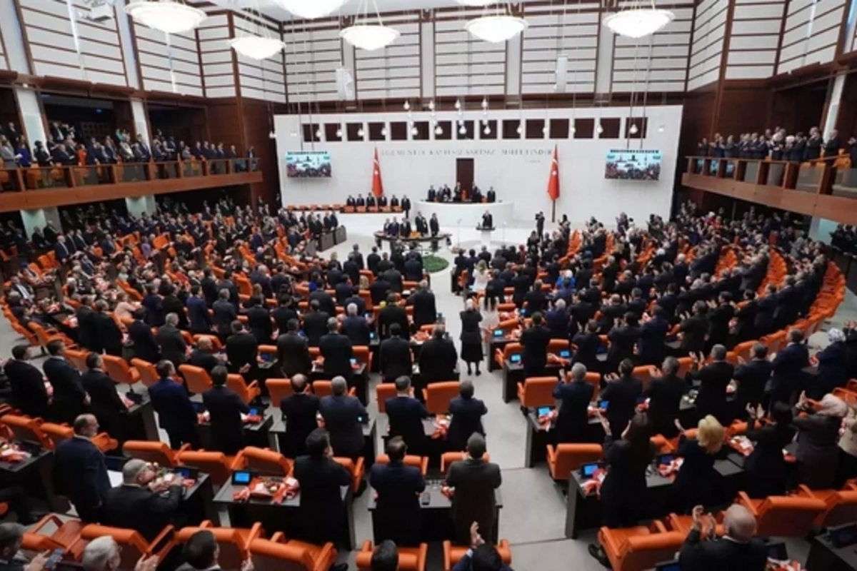Mass poisoning in the Turkish parliament: more than 100 deputies hospitalized