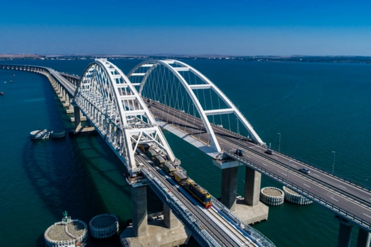 Украина ударила по Крымскому мосту
