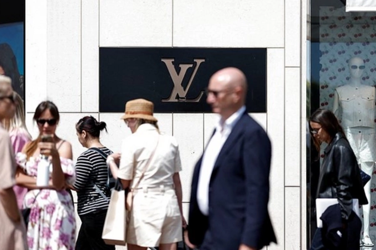 Louis Vuitton Robbed in Paris for the Third Time This Year