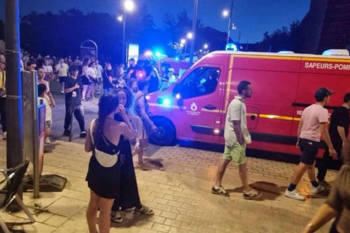 Во Франции неизвестные укололи шприцами 145 девушек на музыкальном фестивале