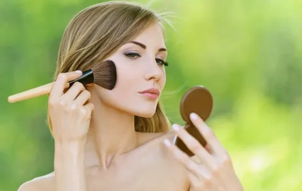 Named cosmetics that harm the skin