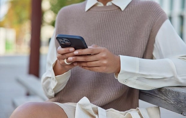 **Гаджеты ускоряют старение: что обнаружили врачи у молодежи**