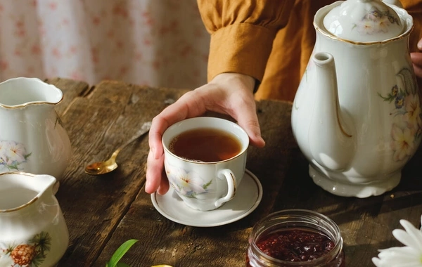Scientists have discovered why unsweetened tea is healthier than tea with sugar