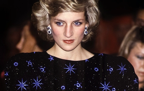 Princess Dianas dress sold at auction for 520 thousand dollars
