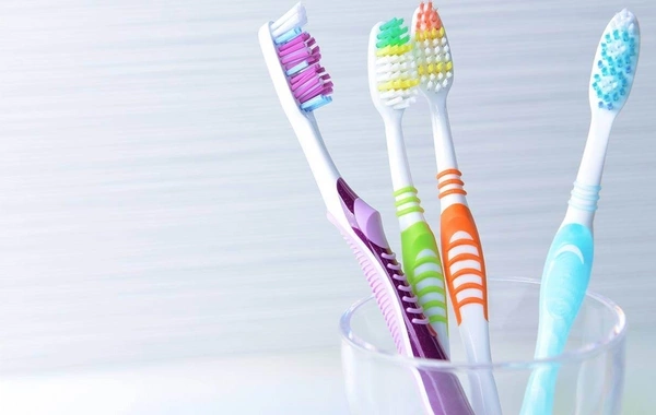 Стоматолог объяснил, как нужно правильно хранить зубную щетку