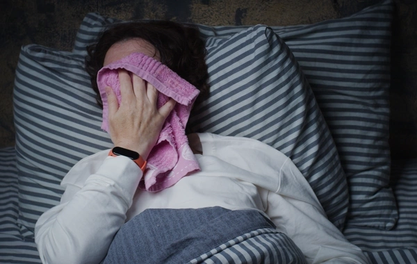 Ночная потливость: тревожный сигнал или безобидная норма?