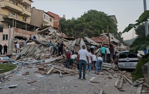 A strong earthquake occurred in Turkey: ten buildings collapsed, there are people under the rubble
