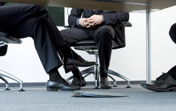 Doctor explained why you shouldn"t sit with "leg over leg"