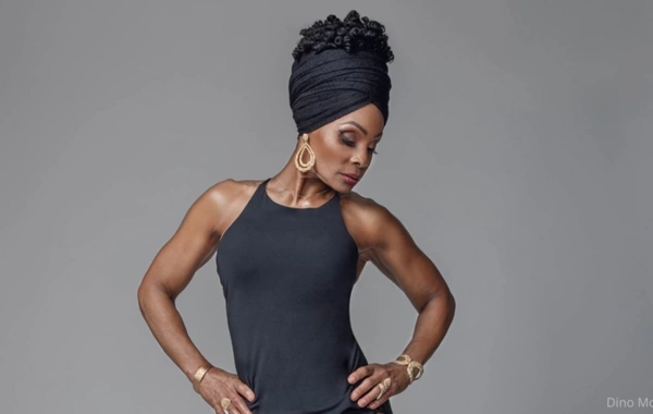 The secret of youth: 74-year-old woman looks amazingly young