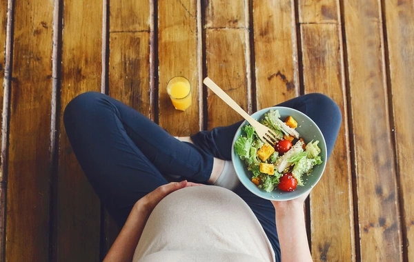  Названы опасные для беременных типы питанияСпециалисты выявили несколько режимов питания, которые могут представлять серьезную угрозу для здоровья будущих мам и их малышей. Эксперты предупреждают: неправильно подобранный рацион во время беременности спос