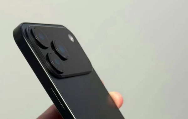 Photos of iPhone 17 Pro in the hands of a tester have been leaked online
