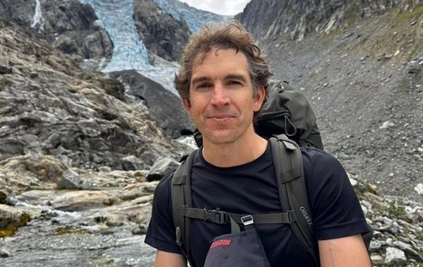 American journalist survived after spending almost a week with a broken leg in the mountains