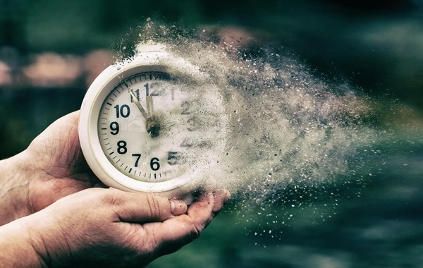  Эпидемиолог из США бьёт тревогу: рост продолжительности жизни в мире замедляетсяАмериканский специалист в области эпидемиологии обратил внимание общественности на тревожную тенденцию - темпы увеличения средней продолжительности жизни населения начали сни