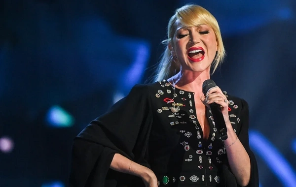 Orbakayite got down on her knees before Pugacheva